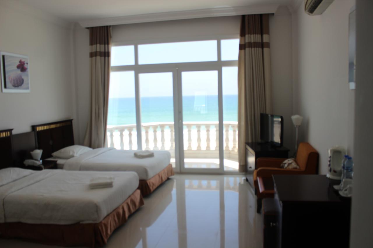 Beach Resort Salalah Exterior photo